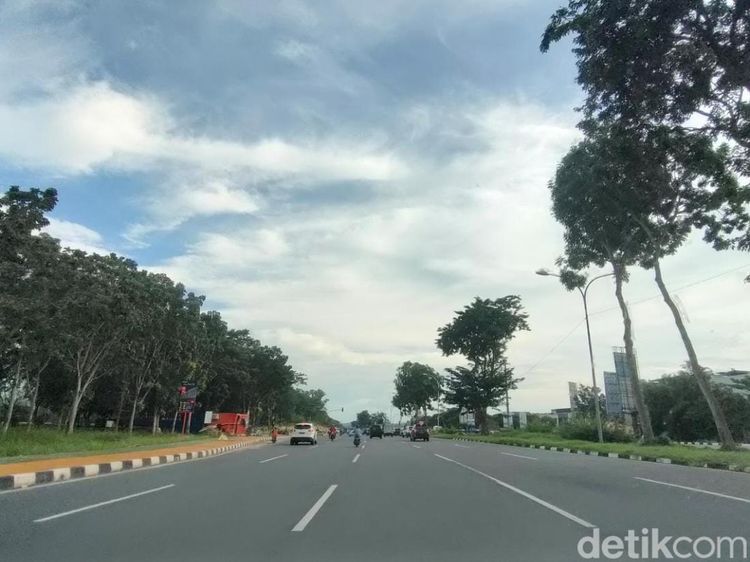 Wajah Batam Tanpa Kabel Listrik di Jalan