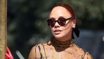 Aura Swag Tessa Thompson Berbusana Transparan di Italia