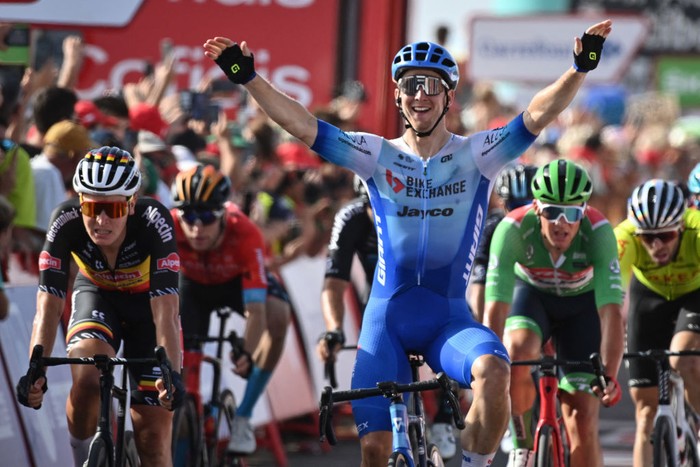 1419615384 CABO DE GATA, SPAIN - AUGUST 31: Julian Alaphilippe of France and Team Quick-Step - Alpha Vinyl reacts to a fall and is assisted by the medical team during the 77th Tour of Spain 2022, Stage 11 a 191,2km stage from ElPozo Alimentación - Alhama de Murcia to Cabo de Gata / #LaVuelta22 / #WorldTour / on August 31, 2022 in Cabo de Gata, Spain. (Photo by Justin Setterfield/Getty Images)