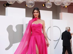 Sama-sama Model Lingerie, Alessandra Ambrosio Sering Disangka Adriana Lima