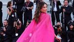 Pesona Alessandra Ambrosio Mencuri Perhatian!