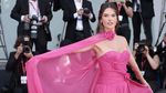 Pesona Alessandra Ambrosio Mencuri Perhatian!