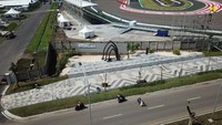 Dukungan konektivitas lainnya adalah peningkatan dan pembangunan akses menuju Sirkuit Mandalika yang menjadi tempat penyelenggaraan MotoGP di NTB. Foto: Dok. Kementerian PUPR