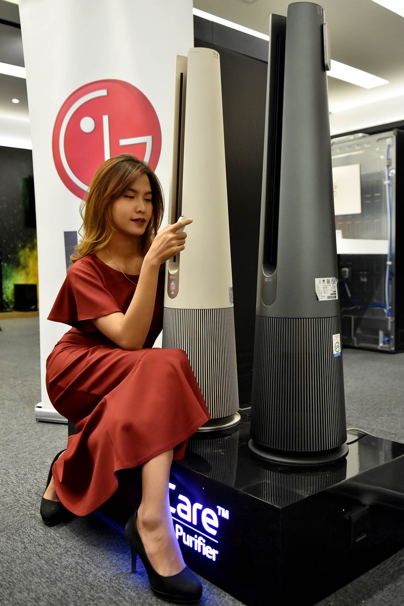 PT. LG Electronics Indonesia (LG) terus berinovasi menjawab kebutuhan masyarakat untuk menjaga kualitas udara dalam ruang.

Pabrikan asal Korea Selatan ini memperkenalkan produk terbaru air purifier PuriCare Aero Tower Air Purifying Fan, dengan inovasi teknologi didalamnya.
