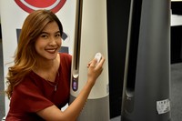 PT. LG Electronics Indonesia (LG) terus berinovasi menjawab kebutuhan masyarakat untuk menjaga kualitas udara dalam ruang.

Pabrikan asal Korea Selatan ini memperkenalkan produk terbaru air purifier PuriCare Aero Tower Air Purifying Fan, dengan inovasi teknologi didalamnya.