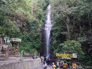 Air Terjun Dlundung Mojokerto yang Menyegarkan Mata