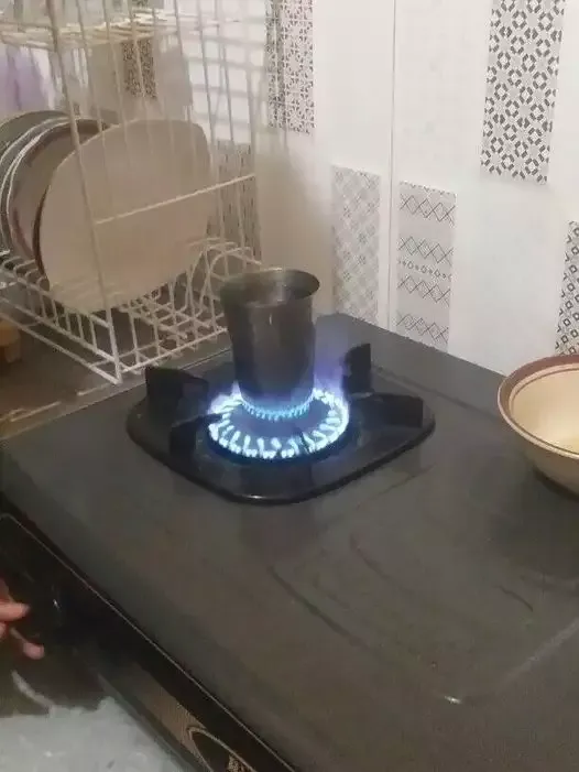 7 Aksi Nyeleneh Saat Masak Pakai Kompor Gas Ini Bikin Ngakak!