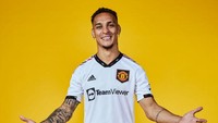 Proses kepindahan Antony ke MU memang tidak berjalan mulus. Proposal MU sempat ditolak Ajax Amsterdam sebanyak 2 kali.  (Manchester United via Getty Imag/Manchester United)