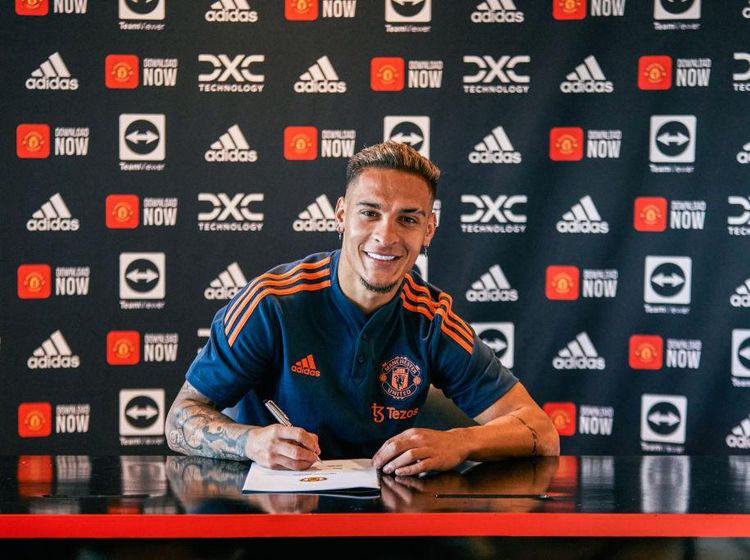 Girangnya Antony Diperkenalkan Sebagai Pemain MU