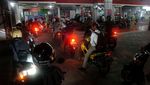 Antrean Isi Bensin Mengular di Mana-mana, Panic Buying Isu Harga Naik