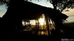 Berburu Momen Sunset di Pantai Oeusapi Wini