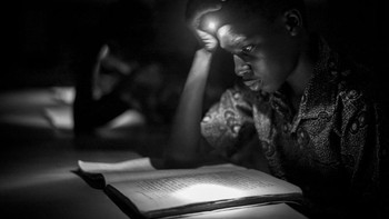 Bronze Mention Portrait karya Antonio Damián Gallego Foto: Black and White Photo Awards