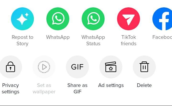 Langkah menghapus video di TikTok.