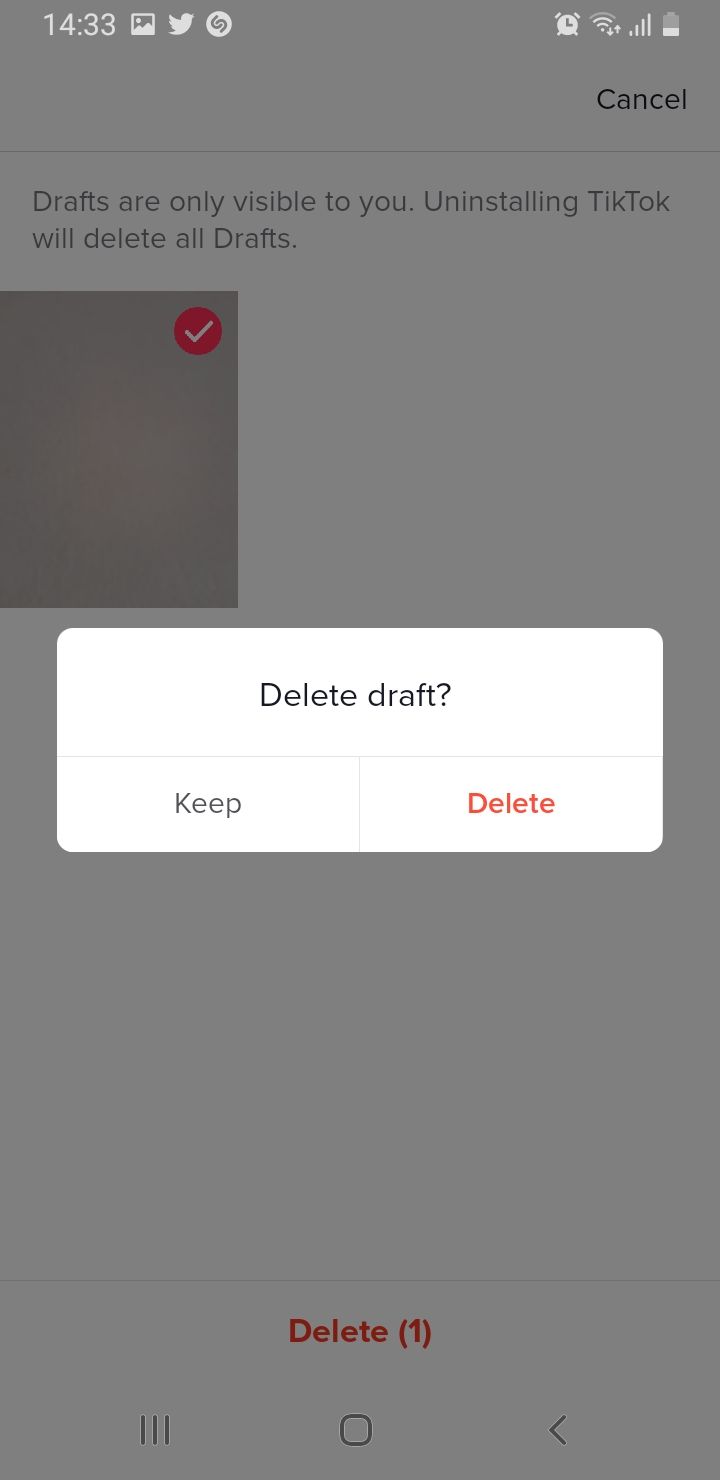 Langkah menghapus video di TikTok.