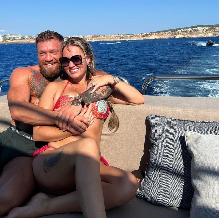 Conor McGregor Conor McGregor dan kekasihnya, Dee Devlin.
