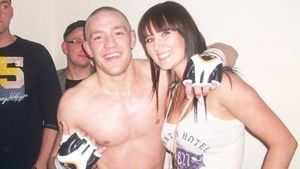 Dee Devlin, dari Fans jadi Pacar Conor McGregor