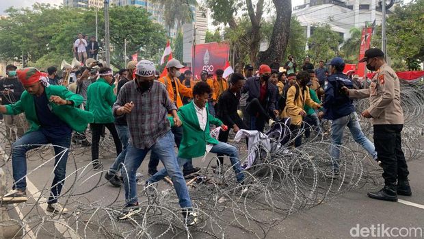 Demo di Patung Kuda, Jakarta Pusat.