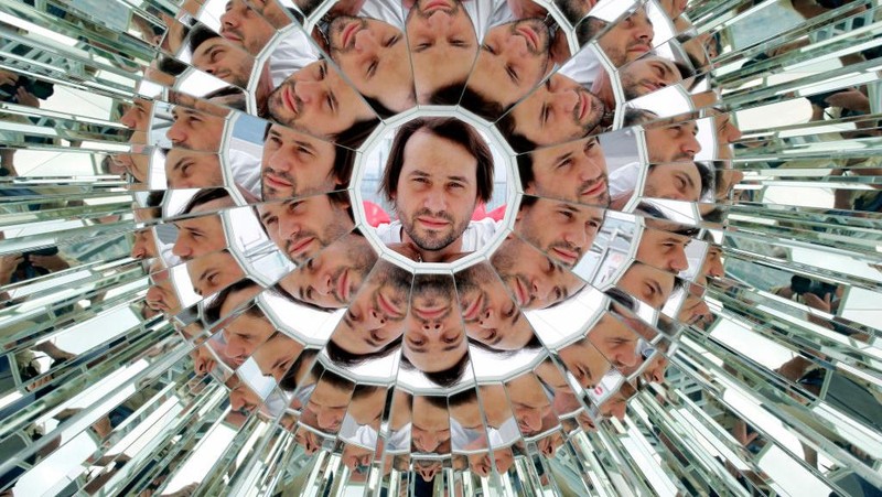 Fotografi ilusi optik merupakan perspektif yang terjadi karena kesalahan mata dalam menangkap objek. Penasaran seperti apa penampakannya?