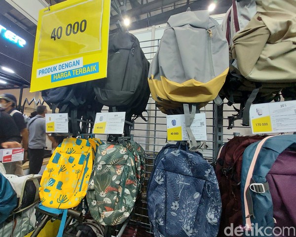Banyak juga tas-tas lucu yang harganya dimulai dari Rp 40 ribu.