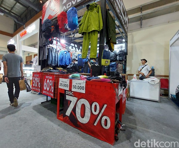 Informasi untuk traveler, tahun ini Indofest dihadiri 89 exhibitor dari brand-brand lokal ternama, Seperti Consina, Eiger, Arei, dan masih banyak lagi. Tidak hanya itu ada juga brand luar yang ikut ambil bagian dan siap memberikan diskon menarik seperti Deuter, The North Face, Osprey dan masih banyak lagi. Informasi untuk traveler, tahun ini Indofest dihadiri 89 exhibitor dari brand-brand lokal ternama, Seperti Consina, Eiger, Arei, dan masih banyak lagi. Tidak hanya itu ada juga brand luar yang ikut ambil bagian dan siap memberikan diskon menarik seperti Deuter, The North Face, Osprey dan masih banyak lagi.