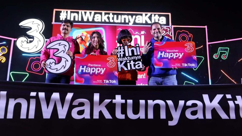 Indosat Ooredoo Hutchison, melalui brand Tri meluncurkan gerakan #IniWaktunyaKita. Gerakan ini menyasar Generasi Z (Gen Z).