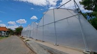 Dalam penataan kawasan mangrove tersebut, Kementerian PUPR juga membangun fasilitas pembibitan dan persemaian mangrove yang terdiri dari tiga fasilitas bangunan, yakni Production House Area untuk penanaman bibit, Germination House Area untuk pengembangan bibit hingga menjadi tunas/kecambah, dan area persemian (open growth area) untuk mangrove yang sudah setinggi 30-50 cm. 