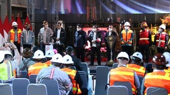 Presiden RI Joko Widodo (Jokowi) meresmikan peluncuran teknologi 5G Smart Mining hasil kerja sama PT. Freeport Indonesia (PTFI) dengan PT. Telekomunikasi Selular (Telkomsel) di Tembagapura, Papua, Kamis (1/9/2022). Ia menekankan peran inovasi teknologi dalam menghadapi persaingan global diberbagai sektor yang semakin terdigitalisasi, terlebih untuk memajukan industri pertambangan dalam negeri.