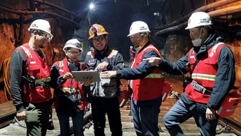 Presiden juga menekankan akanintervensi teknologi, seperti penerapan konsep kecerdasan buatan (artificial intelligence), internet untuk Segala (IoT), dan Mahadata (big data) guna mendukung kegiatan operasional tambang yang lebih efisien, modern, sekaligus aman dan berkelanjutan.