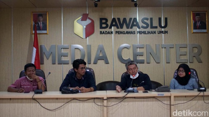 Komite Independen Pemantau Pemilu (KIPP) mendaftarkan diri menjadi Pemantau Pemilu 2024. Pendaftaran dilakukan kepada Badan Pengawas Pemilu (Bawaslu).