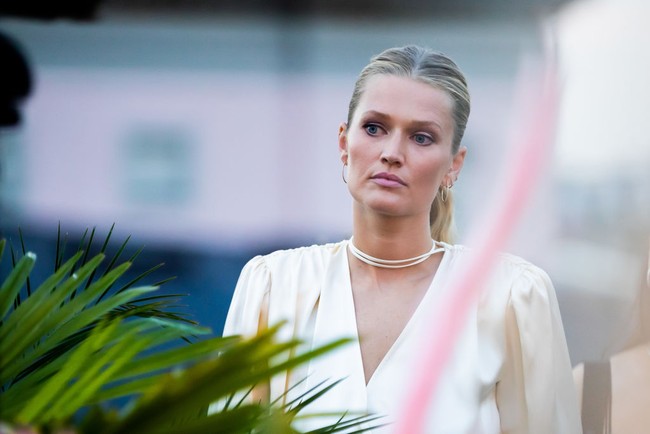 Setahun kemudian Leonardo DiCaprio mengencani model Victoria’s Secret, Toni Garrn yang saat itu berusia 20 tahun. Kisah cinta mereka hanya berlangsung selama satu tahun. Foto: dpa/picture alliance via Getty I/picture alliance