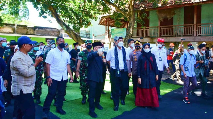 Menko Marves Luhut Binsar Pandjaitan di Banyuwangi