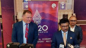 Gaya Menteri Inggris, Jepang Sampai Singapura Temui Menkominfo