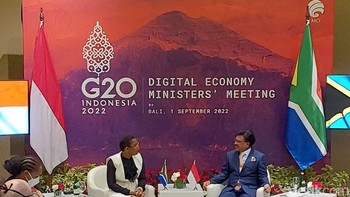 Menkominfo menemui para Menteri hingga pejabat terkait untuk membahas mengenai kerja sama di berbagai bidang seperti infrastruktur komunikasi, informasi dan juga teknologi. Beberapa menteri yang telah ditemui antara lain Khumbudzo Ntshavheni selaku Menteri Komunikasi dan Teknologi Digital Afrika Selatan. Foto: Fino/detikinet