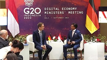 Ini saat menemui Stefan Schnorr selaku State Secretary at the Federak Minustry for Digital and Transport Jerman. Foto: Fino/detikinet
