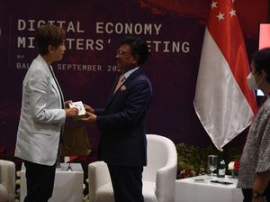 Menteri Singapura Kasih Hadiah Mouse ke Menkominfo, Apa Artinya?