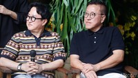 Lee Hwan-kyung selaku sutradara dan Kim Min-ki sebagai Produser mengaku terharu usai menyaksikan trailer film tersebut. Pool/Noel/detikFoto