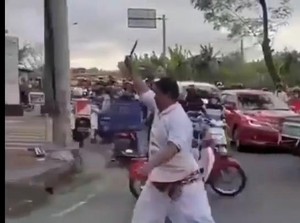 Detik-detik ODGJ Ngamuk dan Tusuk Pemotor di Badung Bali