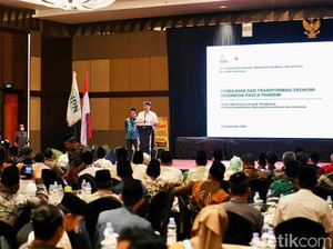 Para Kiai Hadiri Expo UMKM Pesantren se-Jatim di Banyuwangi
