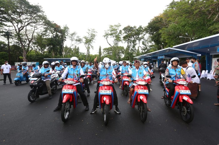 Parade Motor Listrik di Bali