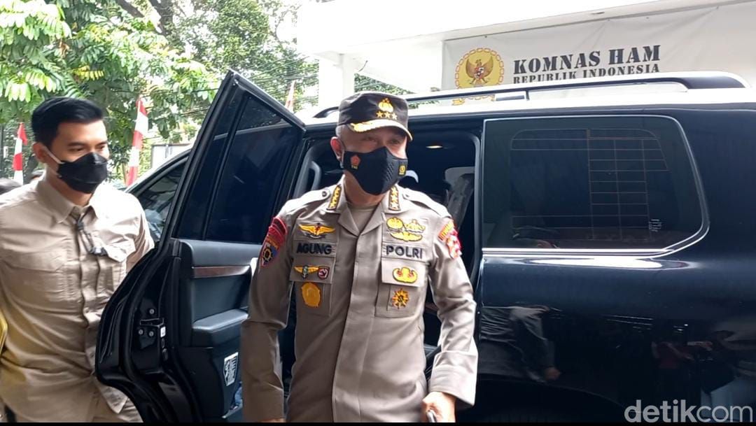 Pejabat polri tiba di Kantor Komnas HAM, 1 September 2022. (Anggi Muliawati/detikcom)