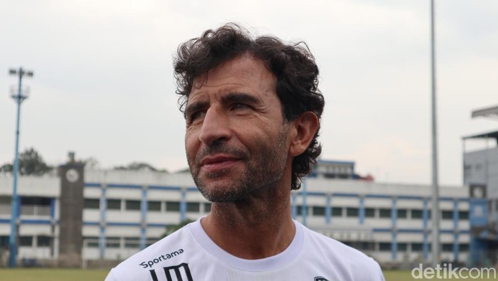 Pelatih Persib Bandung, Luis Milla