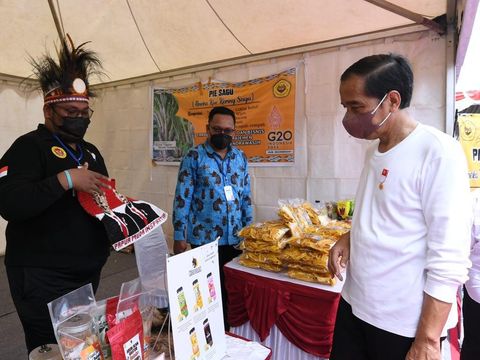 Pemuda binaan Badan Intelijen Negara (BIN) yang tergabung dalam Papua Muda Inspiratif (PMI) menyampaikan sejumlah perkembangan program kerja kepada Presiden Joko Wododo (Jokowi).