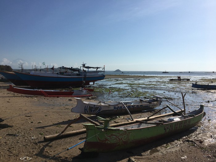Perahu nelayan di Desa Mertak, Kecamatan Pujut, Kabupaten Lombok Tengah, NTB.