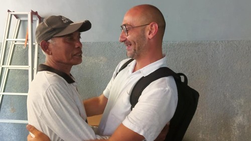 Perdamaian bule Lebanon Muhammad Ali dan pemilik kos di Jalan Umalas 1, Kerobokan, Badung, Bali, Kamis (1/9/2022).