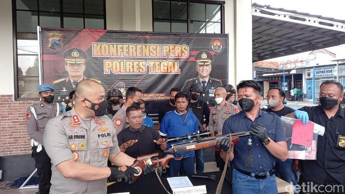 Polres Tegal jumpa pers penangkapan pelaku penembakan yang menewaskan penjual nasi goreng, Kamis (1/9/2022).