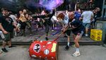 Potret Anak Muda Ukraina Bikin Pesta di Tengah Gempuran Rusia