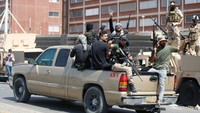Anggota Saraya al-Salam (Brigade Perdamaian), sayap militer yang berafiliasi dengan ulama Syiah Moqtada al-Sadr, mundur dari Zona Hijau Baghdad. Sementara, Muqtada al-Sadr memerintahkan para pendukungnya untuk menghentikan unjuk rasa di Baghdad. Dia juga menyampaikan permohonan maaf atas kerusuhan yang terjadi.