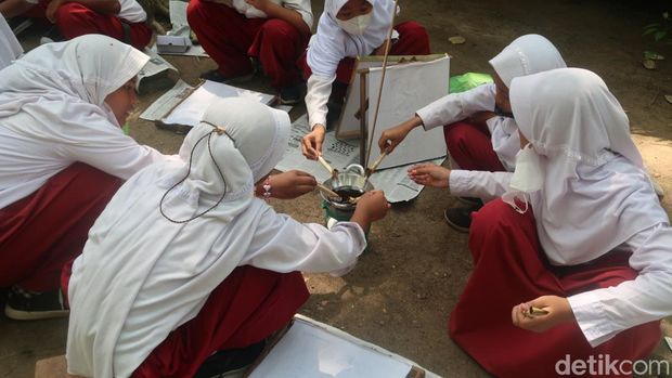 Suasana di kampung pembatik cilik, Pedukuhan Gunting, Kalurahan Gilangharjo, Kapanewon Pandak, Kabupaten Bantul, Kamis (1/8/2022).