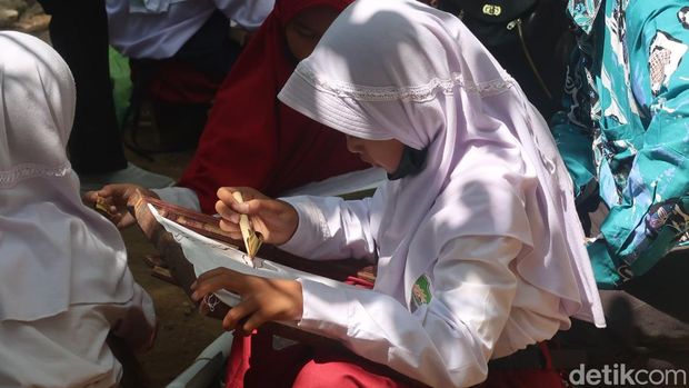 Suasana di kampung pembatik cilik, Pedukuhan Gunting, Kalurahan Gilangharjo, Kapanewon Pandak, Kabupaten Bantul, Kamis (1/8/2022).