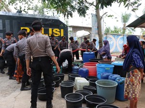 Dampak Kekeringan, Warga Lombok Barat Nyaris Tak Bisa Mandikan Jenazah